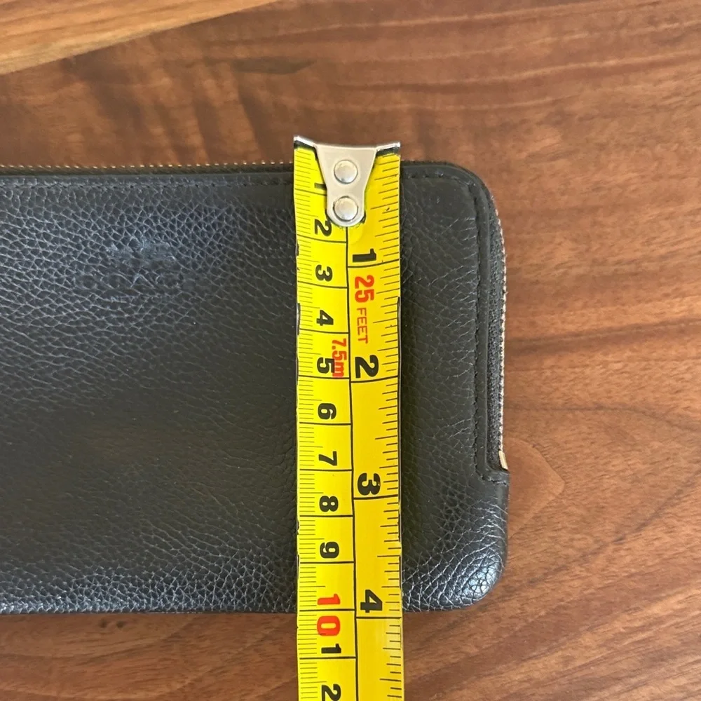 Coach Black Leather Wristlet double zipper black